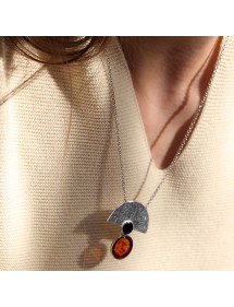 Ribbed semicircle necklace adorned with 2 circles Cherry amber and cognac, rhodium silver
