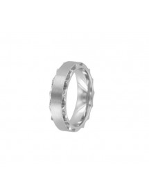 Stainless steel ring with chiseled sides