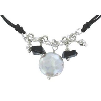 Black cord bracelet with black agate and white mother-of-pearl 3180765 îlOcéane 12,90 €