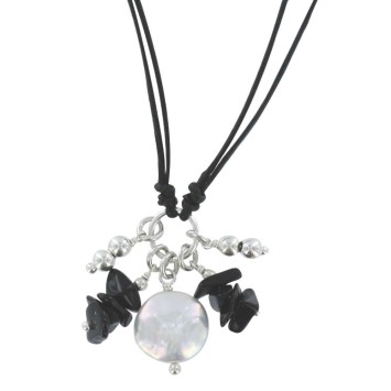 Black cord necklace with black agathe and white mother-of-pearl 3170900 îlOcéane 18,00 €